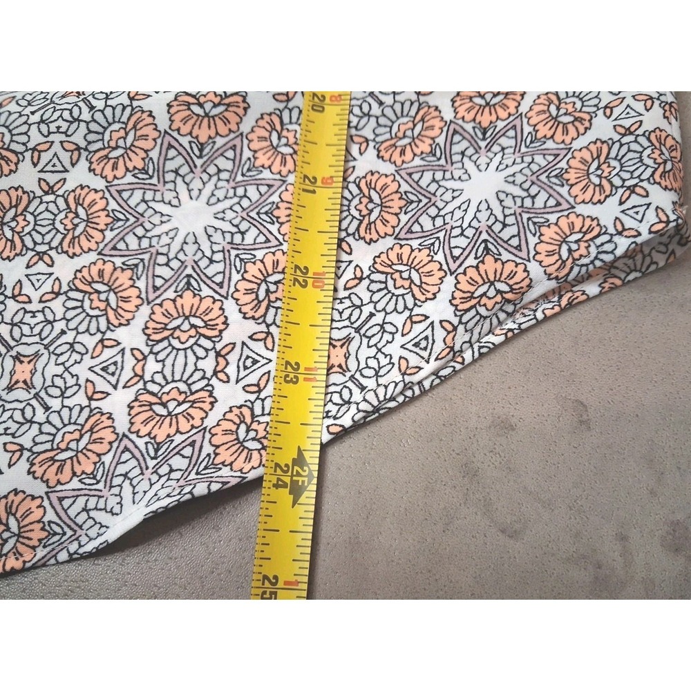 Lauren Conrad Geometric Shirt Womens Size Medium - Picture 8 of 8